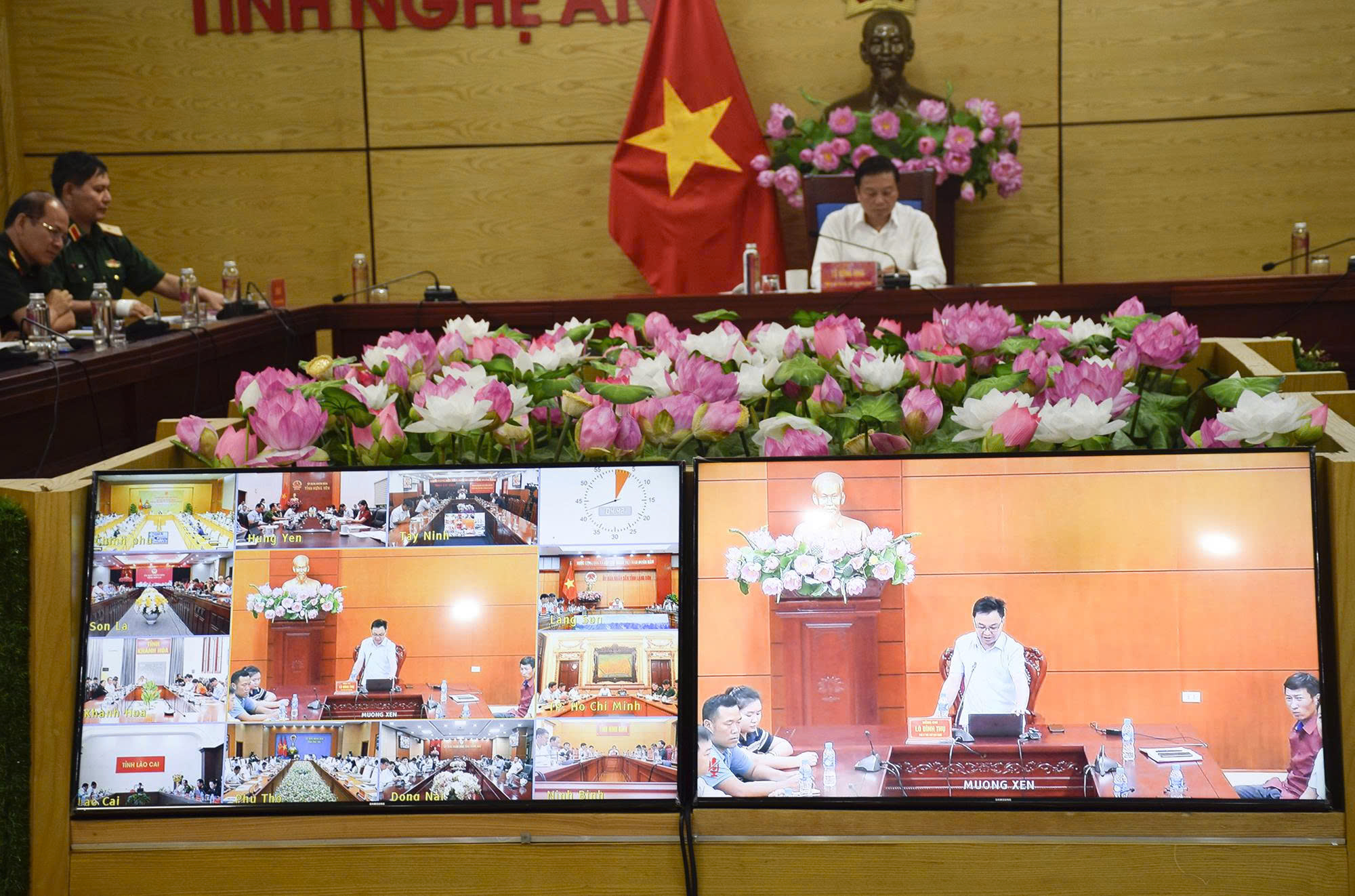 Anh-tin-bai